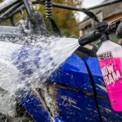 Muc-Off Snow Foam Motorreiniger 1L -Motorfiets Accessoires Verkoop muc off snow foam motorcycle cleaner 1 liter 3